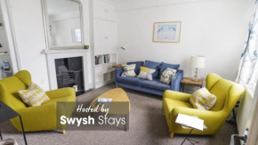 Paskins, Cowes - Sleeps 4 - 2 Bed - 2 Bath - Central Location